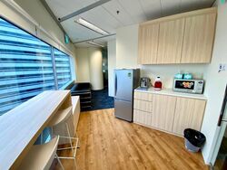 Gateway West (D7), Office #537064021